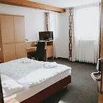 Kaspers Gaestehaus * 宁布雷希特